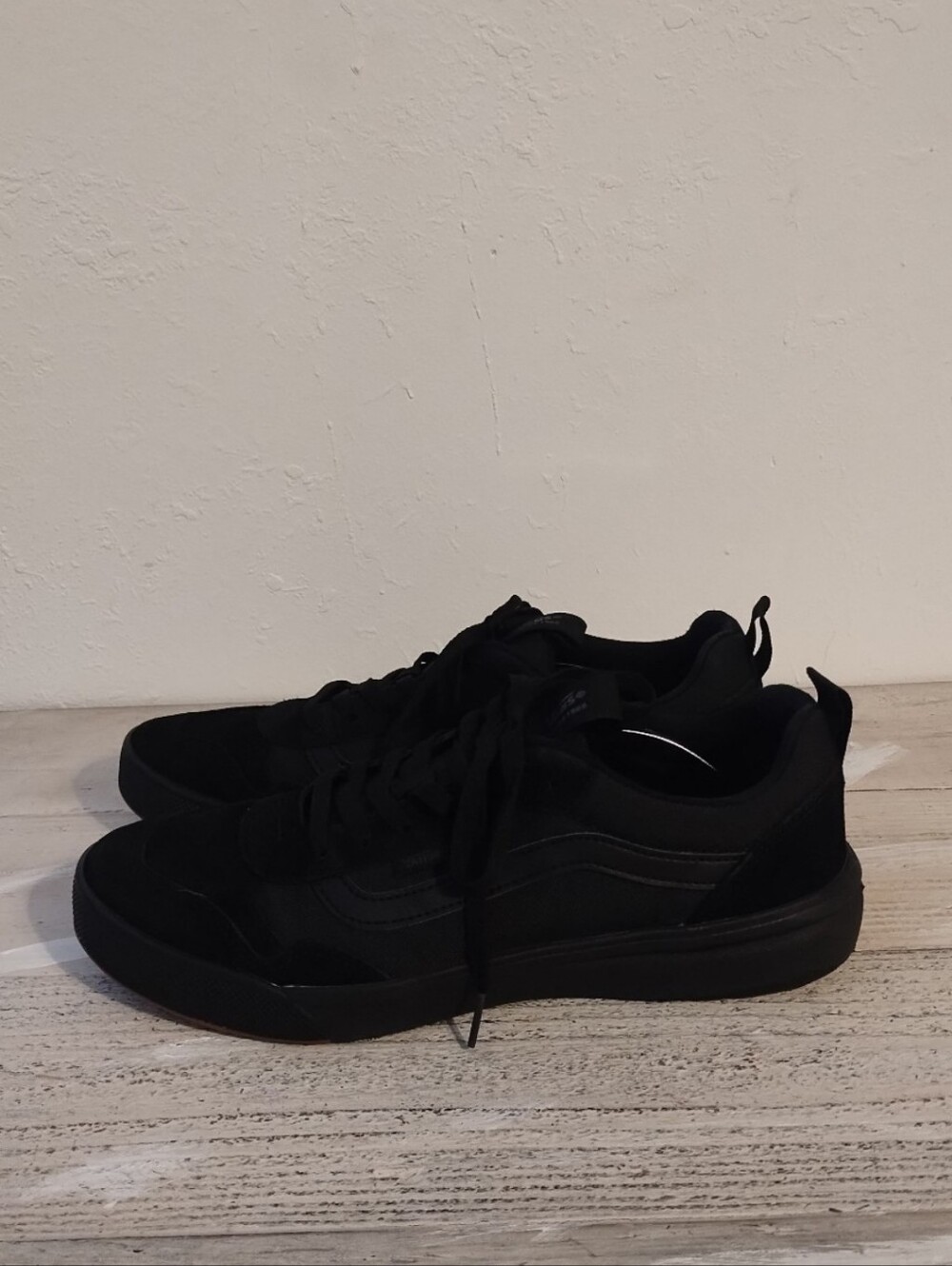 Vans Range EXP Sneaker( U.S.A Men's size 12)color black (UK men's size 11)500264